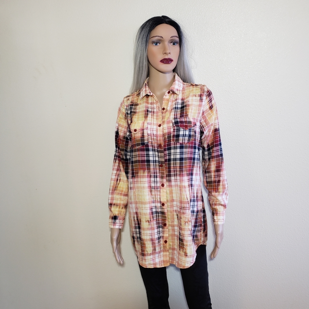 SALE Custom buttonup size small - Picture 3 of 9